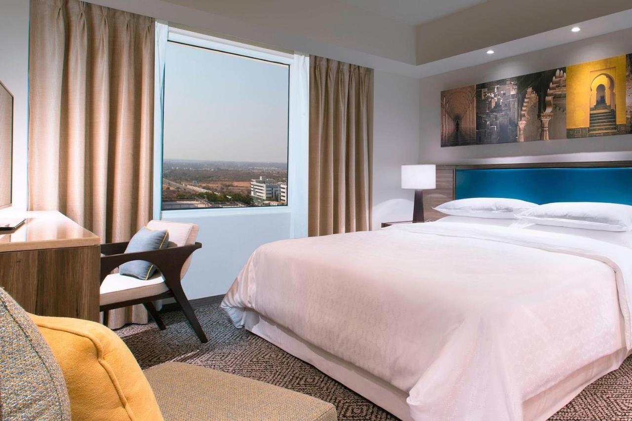 Sheraton Hyderabad Hotel Ngoại thất bức ảnh