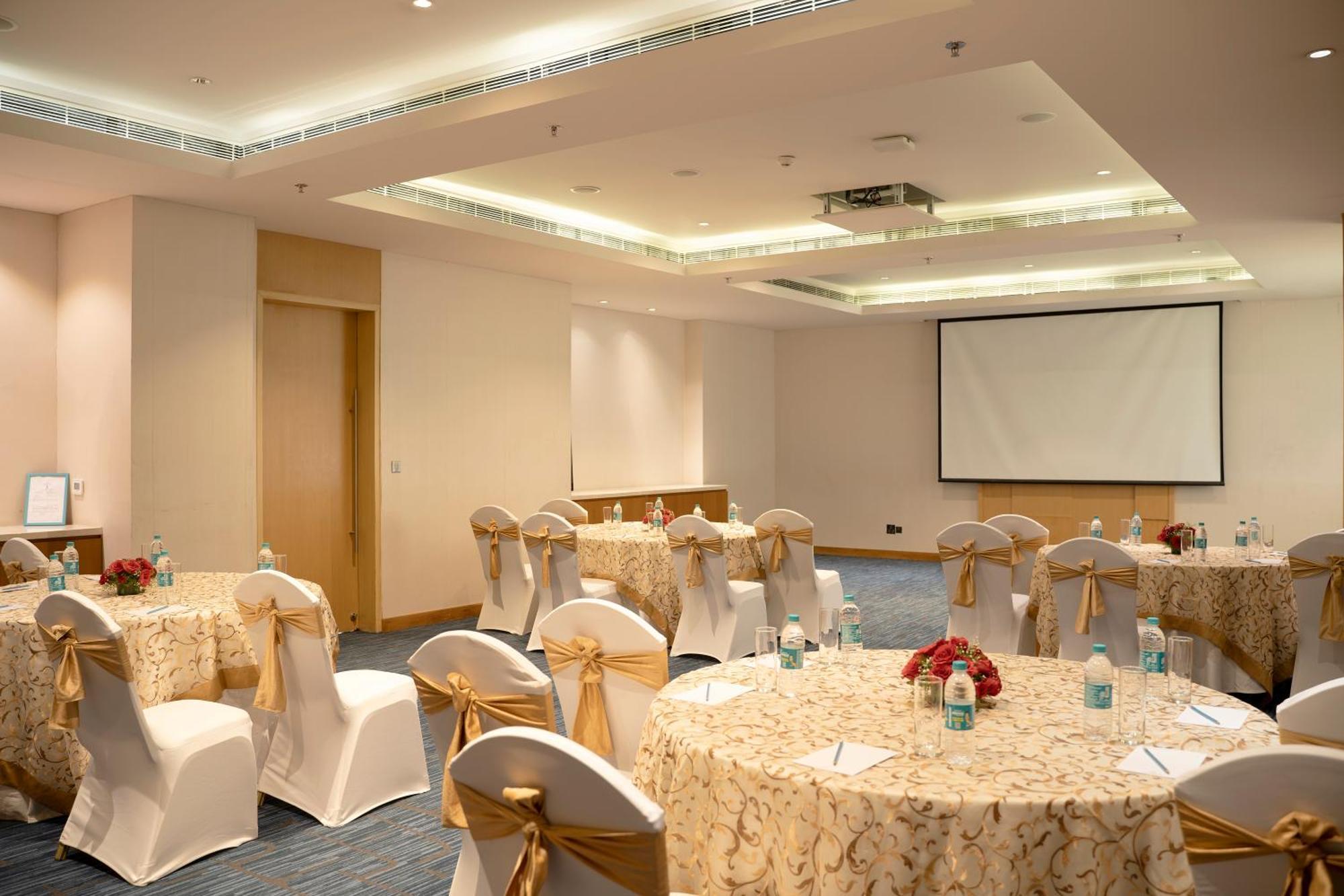 Sheraton Hyderabad Hotel Ngoại thất bức ảnh