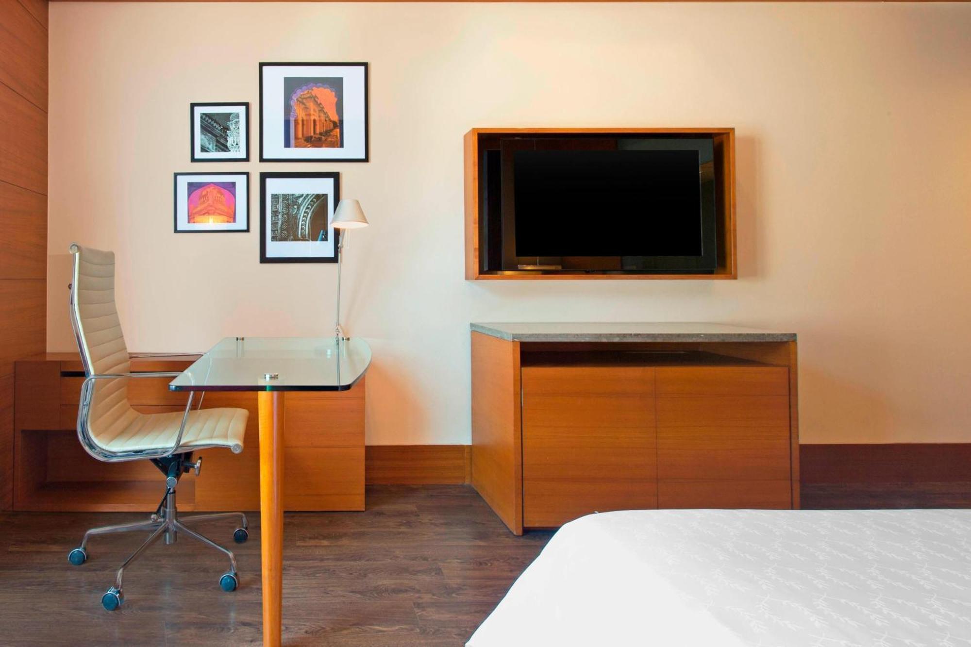 Sheraton Hyderabad Hotel Ngoại thất bức ảnh