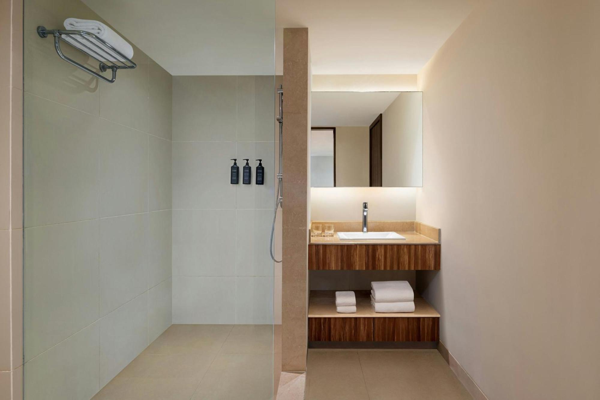 Sheraton Hyderabad Hotel Ngoại thất bức ảnh